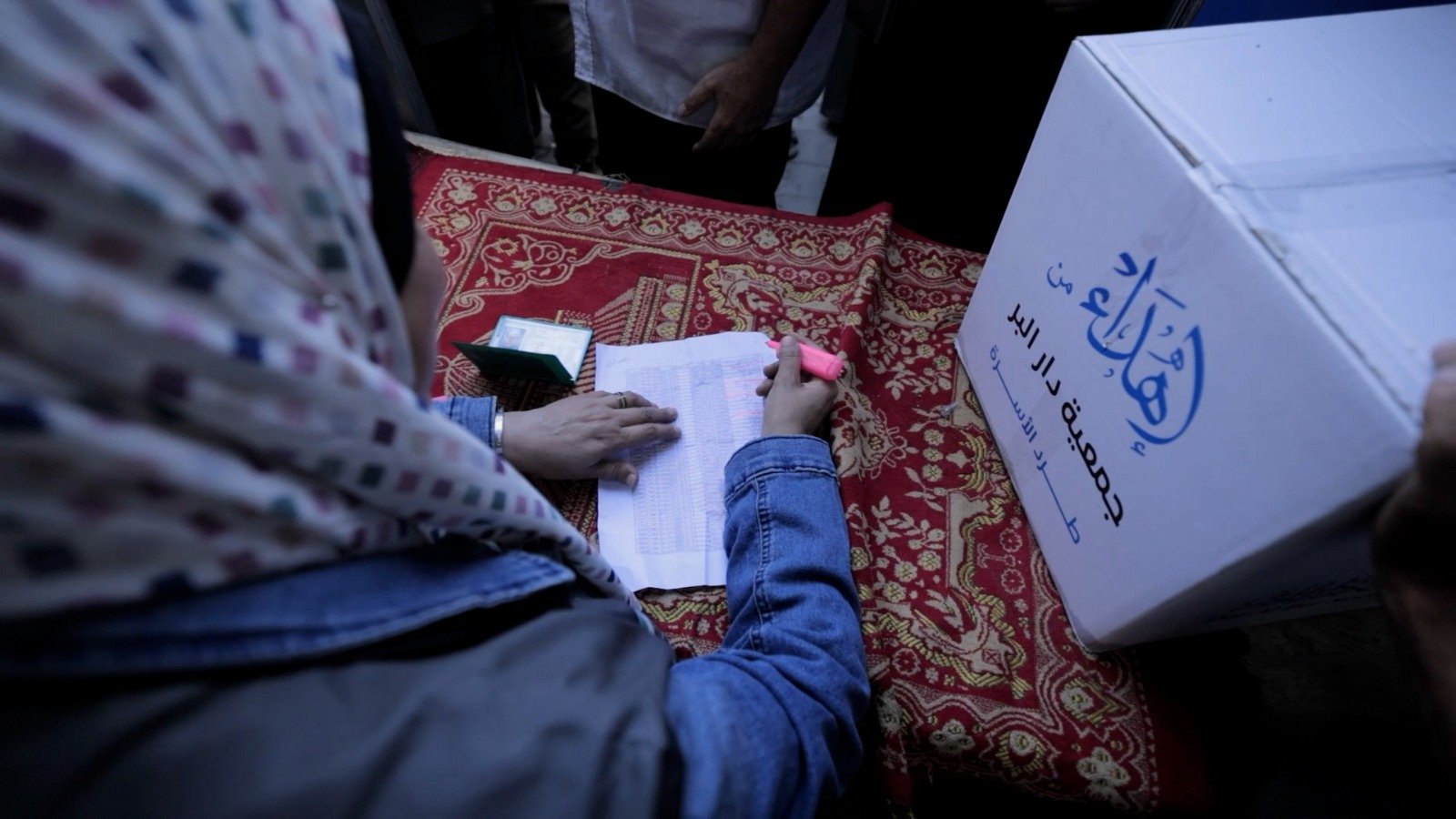 عملية الفارس الشهم “3” توزع طروداً صحية على الأمهات الحوامل في غزة