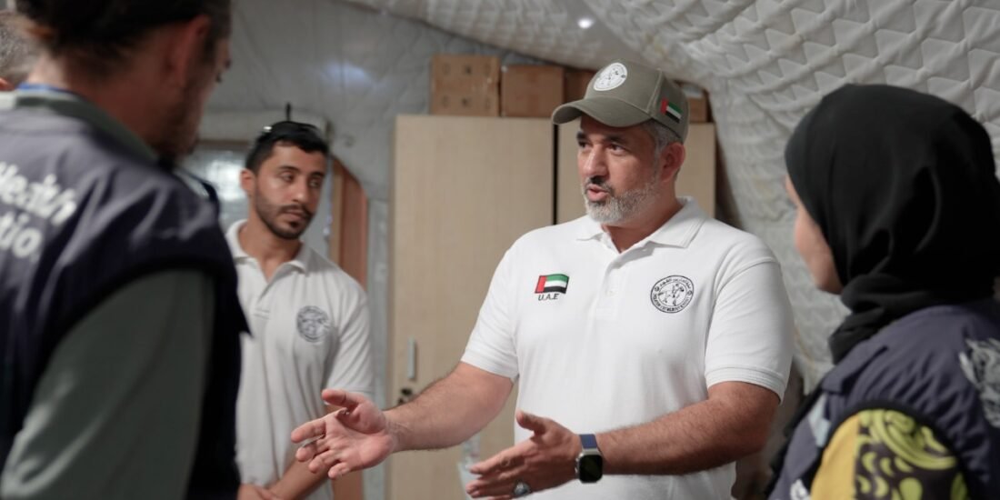 وفد من منظمة الصحة العالمية يتسلّم أدوية ومستلزمات طبية خلال زيارته للمستشفى الميداني الإماراتي