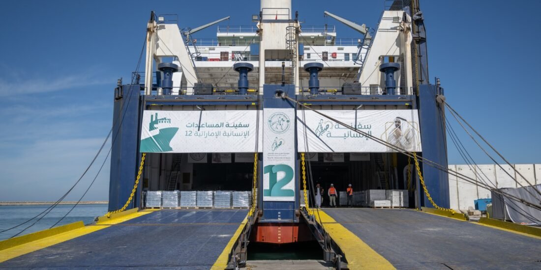 وصول “سفينة صقر الإنسانية” إلى ميناء العريش محمّلة بأكثر من 4000 طن من المساعدات لقطاع غزة