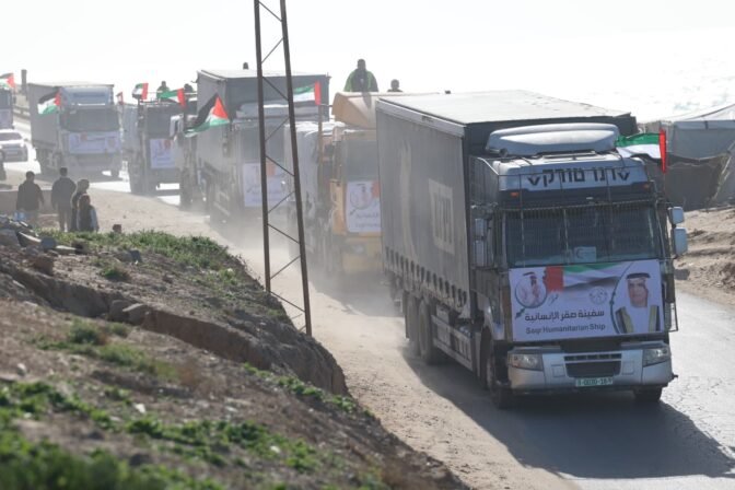 وصول حمولة سفينة صقر الإنسانية إلى قطاع غزة لدعم وإسناد السكان