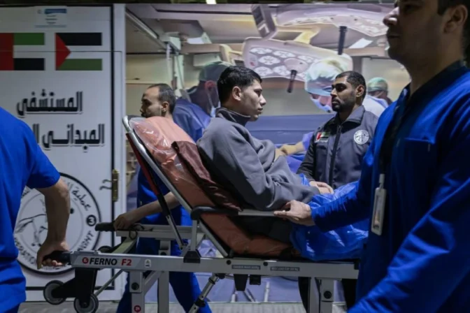 المستشفى الإماراتي العائم يستقبل 5 مرضى جدد من غزة ليرتفع الإجمالي إلى 66 مريضاً