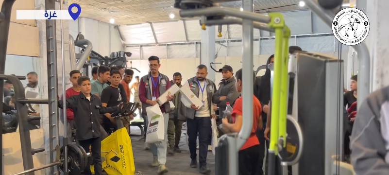 عملية الفارس الشهم 3 تساند الرياضيين في غزة بتوزيع ملابس وتمر