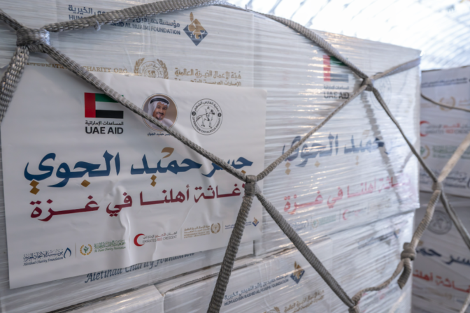 وصول طائرة مساعدات إماراتية إلى العريش محمّلة بـ100 طن من المواد الغذائية دعماً لغزة