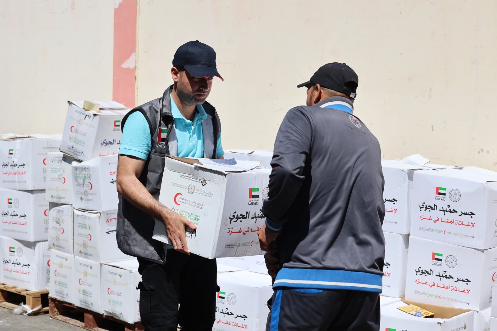 حصاد الأسبوع (134) … أنشطة ومبادرات إنسانية ومساعدات إماراتية تتدفق باستمرار لإغاثة أهالي قطاع غزة
